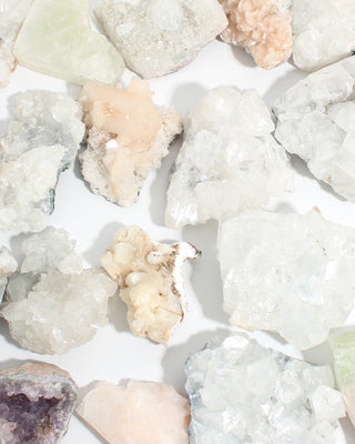 Zeolite Identification Guide: How to Tell Stilbite, Heulandite, Natrolite & More Apart