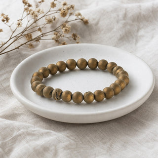 Gold Druzy Agate bead bracelet, lifestyle photo